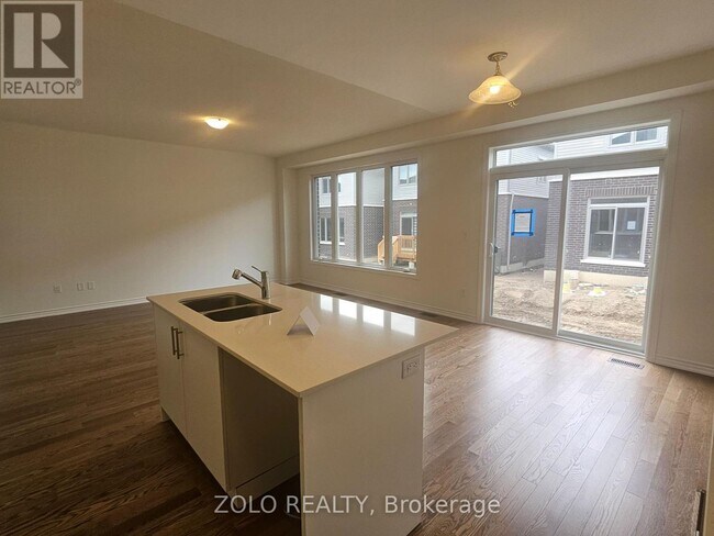 Building Photo - 100 W Oak Trl