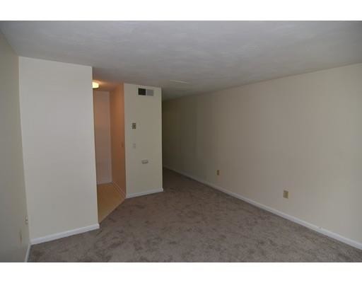 Foto del edificio - 176 Maple Ave