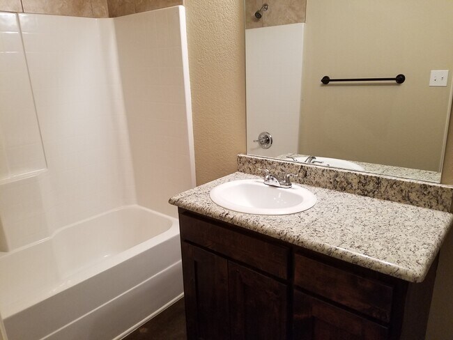 Building Photo - 129 Crossfire Ct