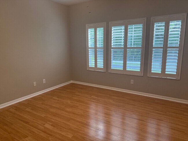 Foto del edificio - 1114 White Moss Ln