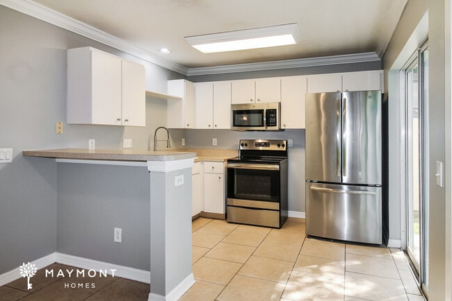 Foto del edificio - 8534 Hawbuck St
