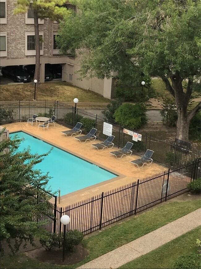 Foto del edificio - 2209 S Braeswood Blvd