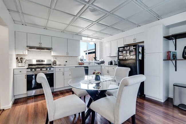 Kitchen - 264 44th St