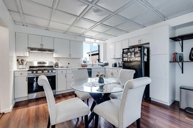 Kitchen - 264 44th St