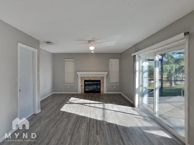 Foto del edificio - 3833 Landlubber St