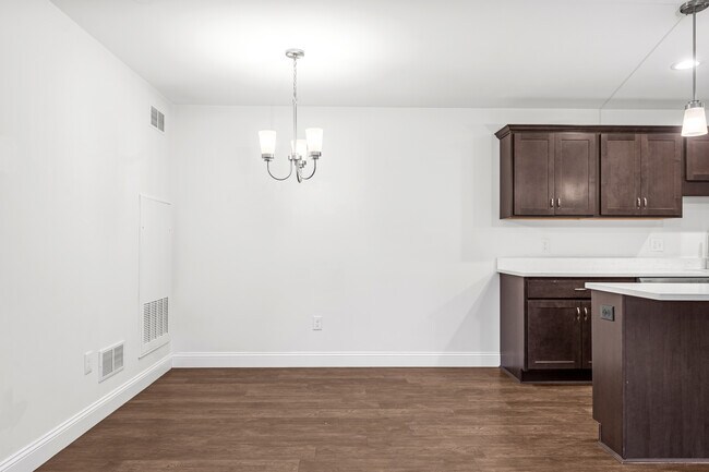 Foto del edificio - Saw Mill Square Apartments