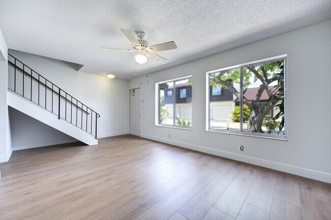 Building Photo - 5280 Bosque Ln