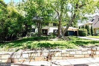 Building Photo - 5601 Little Falls Rd