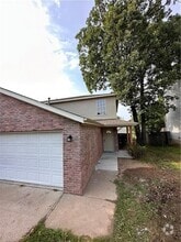 Building Photo - 2224 E Cinnamon Way
