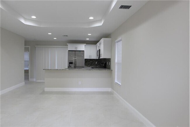 Building Photo - 4875 Springfield St