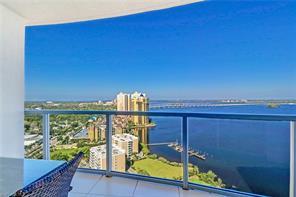 Foto principal - 3000 Oasis Grand Blvd