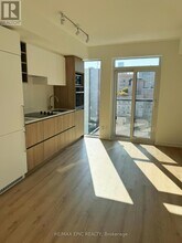 Building Photo - 319 Jarvis St