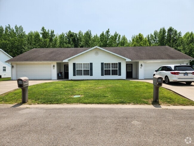 Building Photo - 1643 Landon Ln