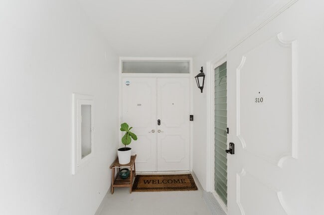 Foto del edificio - 800 E Camino Real