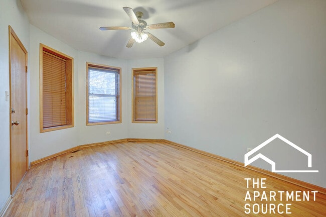 Building Photo - 1020 N Hermitage Ave