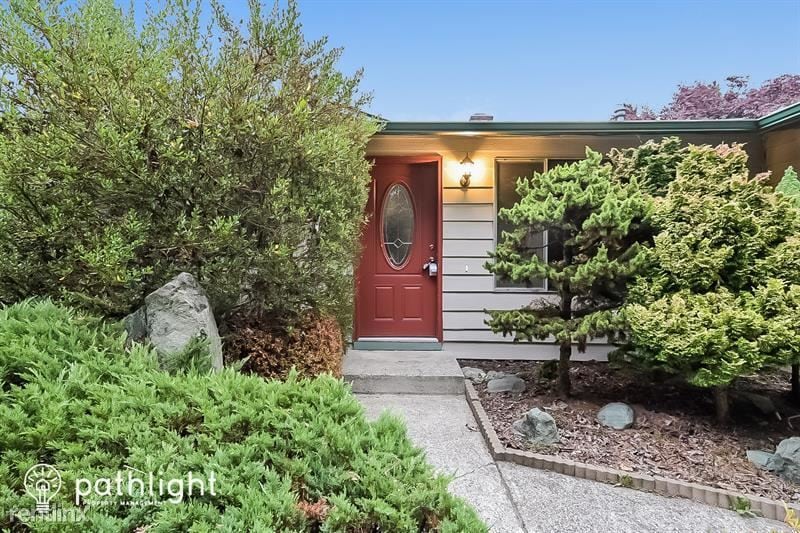 Primary Photo - 3 br, 2 bath House - 5417 133rd St SE