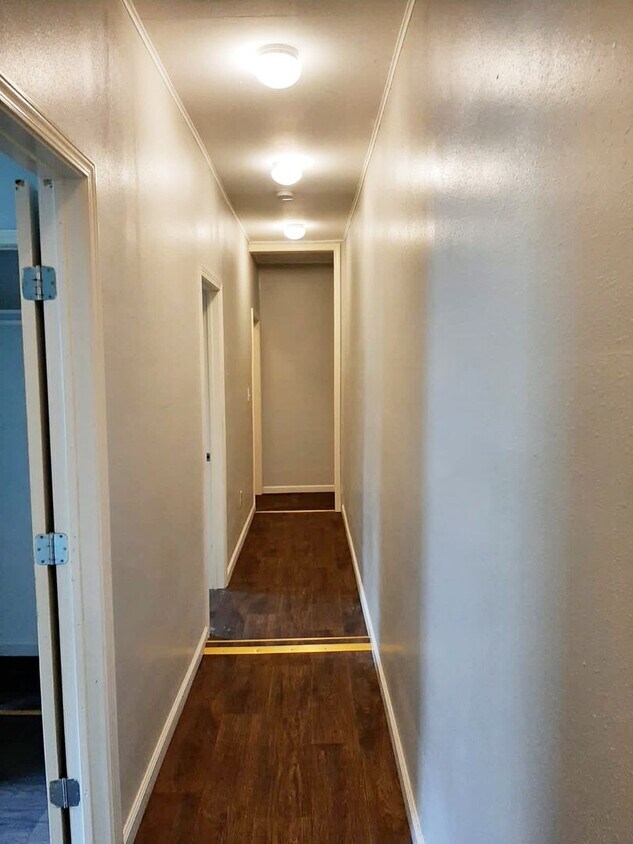 Foto principal - 1545 Avenue B