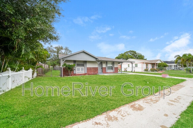 Building Photo - 6561 W Shore Cir