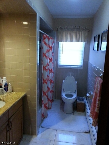 Building Photo - 352 Lanza Ave