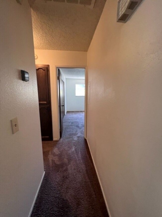 Foto del edificio - 3627-3633 S Shady St