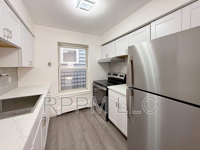 Photo - 19 Van Rensselear St #4 Apartment