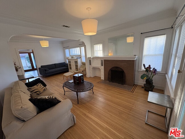 Building Photo - 4181 Lincoln Ave