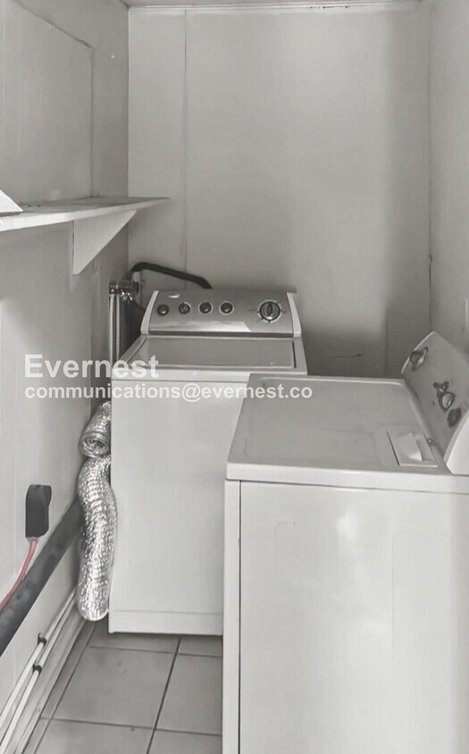 Building Photo - 490 Gage St