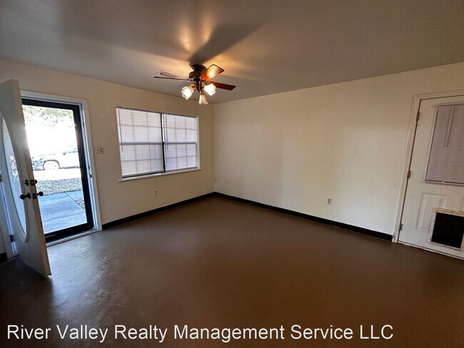 Foto del edificio - 3 br, 1.5 bath House - 1002 E 22nd St