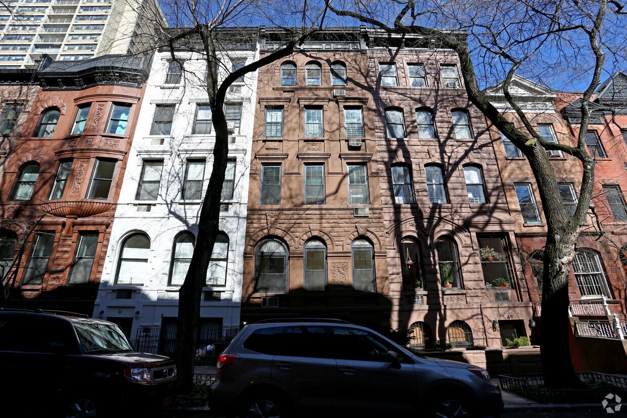 Building Photo - 51 W 94th St