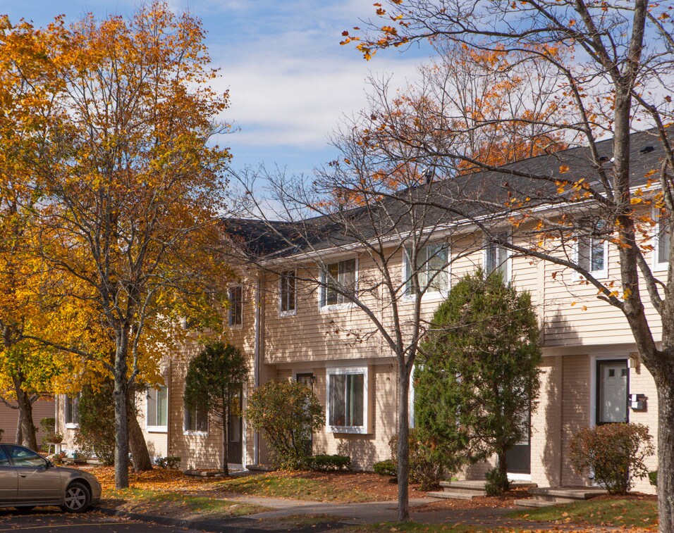 Chestnut Place Townhomes Apartments 135 Chestnut St Foxboro, MA