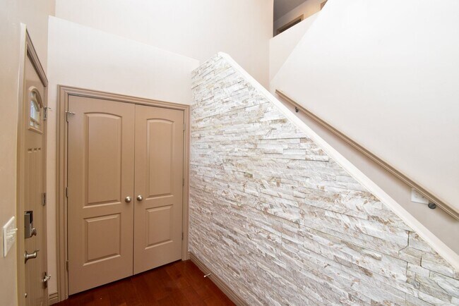 Foto del edificio - 3 Bed 2.5 Bath Home in HOA Community with Great Amenities!