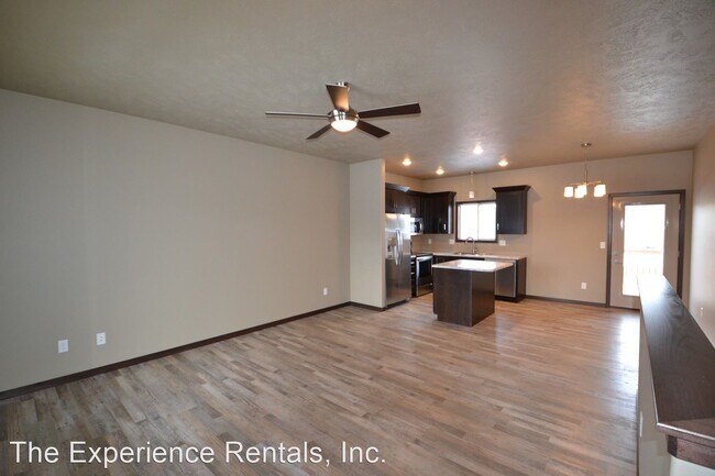 Building Photo - 5 br, 3 bath House - 1200 N. Mossy Oak Avenue