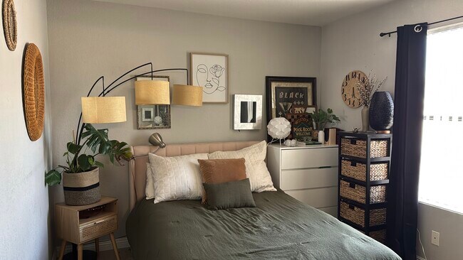 Foto del edificio - 5111 S Lindell Rd