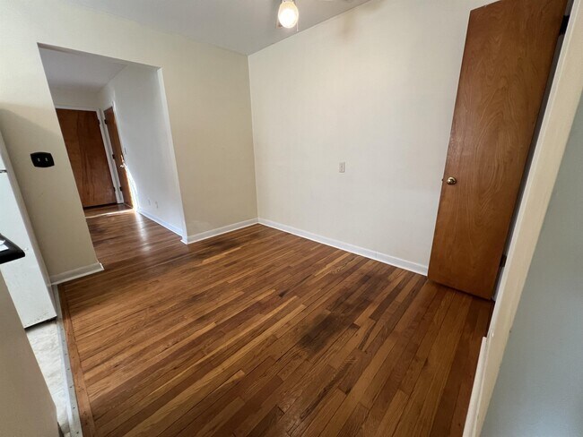 Building Photo - 6306 Fairhurst Ave