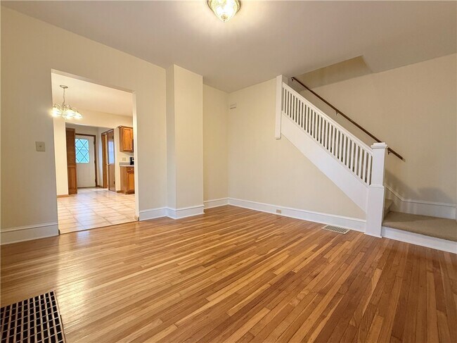 Foto del edificio - 238 B Glenwood Ave