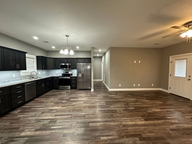 Building Photo - Newer 2-Bed 2-Bath home with high end fini...