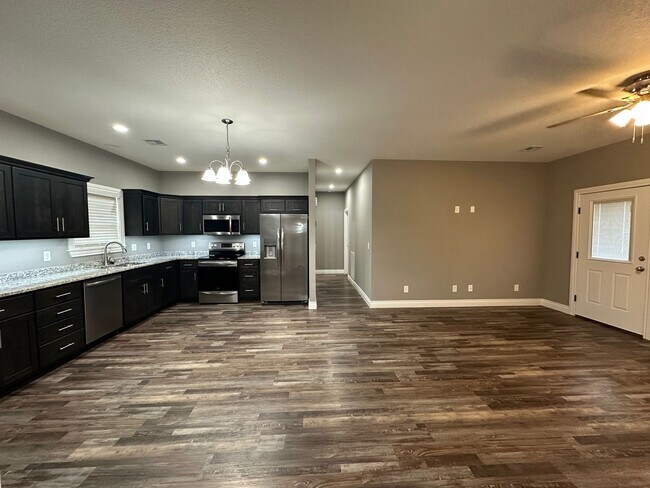 Foto del edificio - Newer 2-Bed 2-Bath home with high end fini...