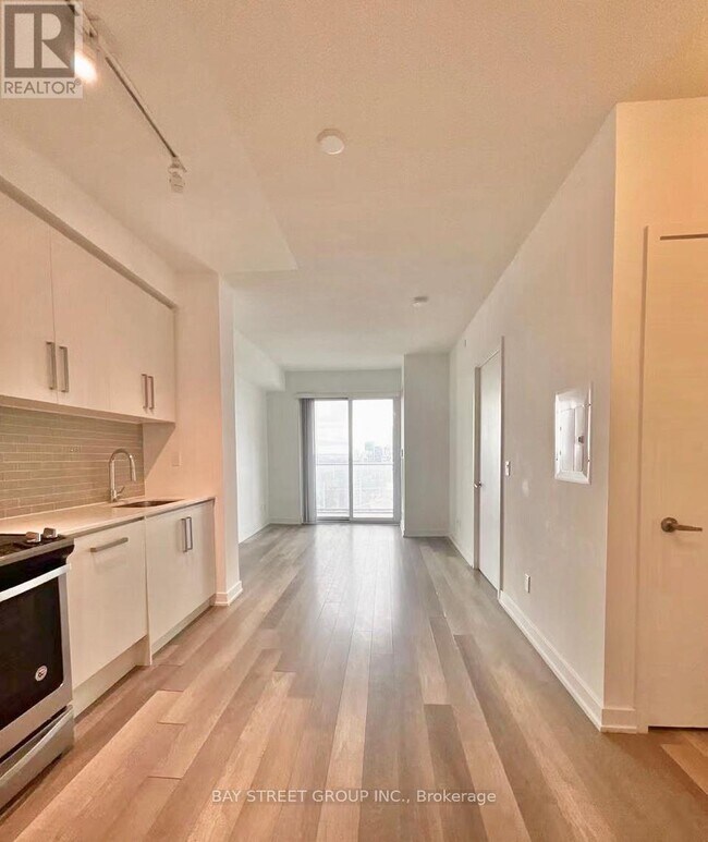 Photo du bâtiment - 5180 Yonge St