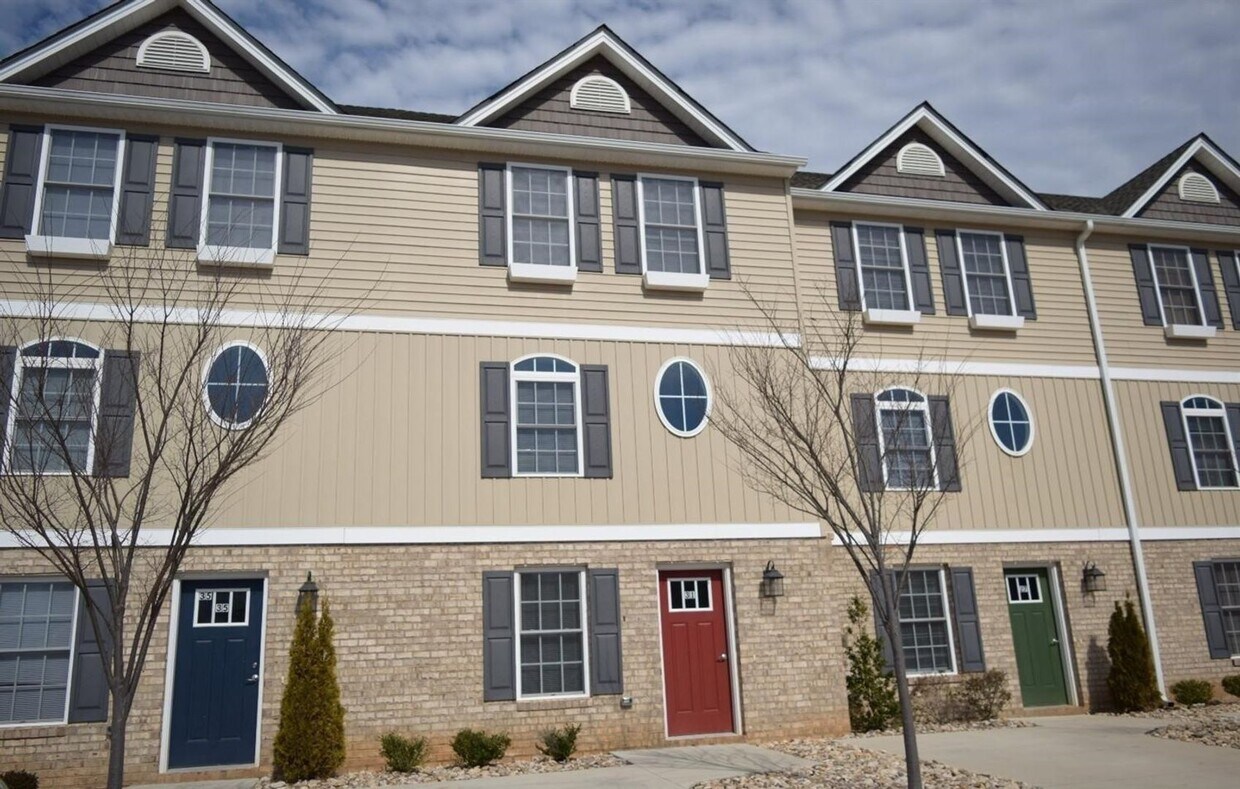 Primary Photo - 4 BR, 3.5 BA Tavern Grove Townhouse