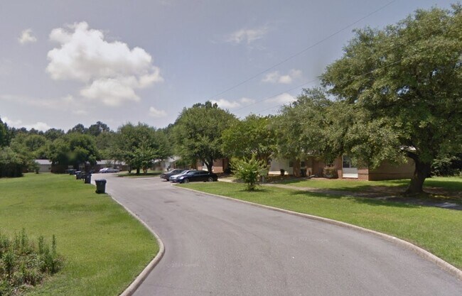 Foto del edificio - 66 Gerald Robinson Dr