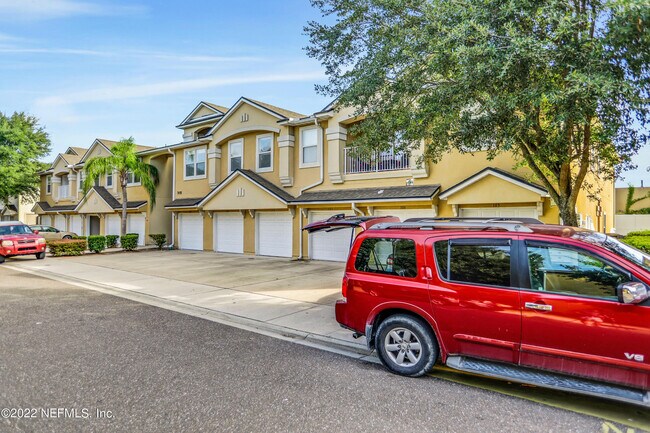 Foto del edificio - 7051 DEER LODGE Cir