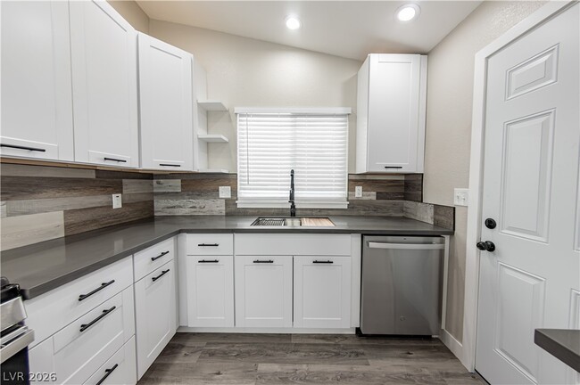 Foto del edificio - 517 Crony Ave