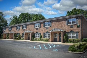 Building Photo - 850 Little East Neck Rd