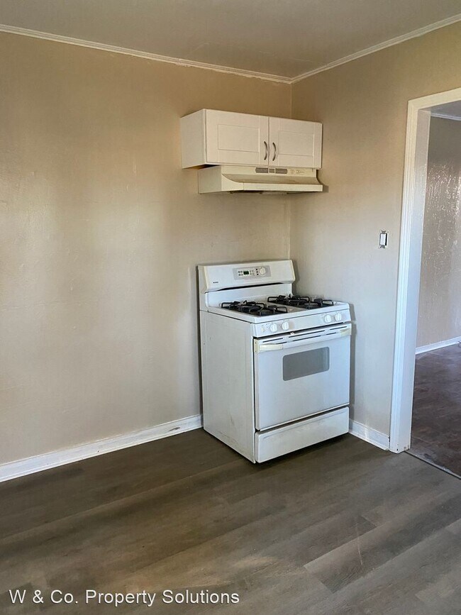 Foto del edificio - 2 br, 1 bath House - 3062 School St