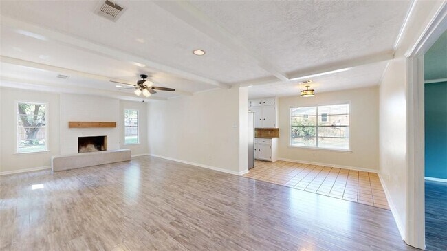 Foto del edificio - 3800 Windridge Dr