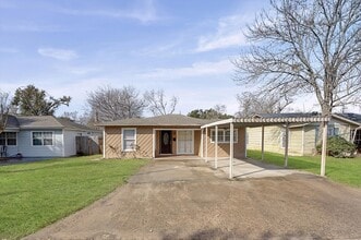 Building Photo - 1108 Georgina St