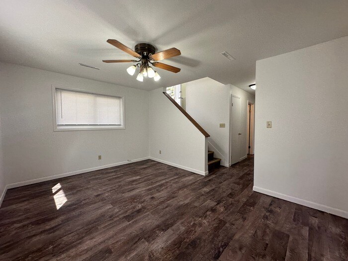 Foto principal - 2 bedroom duplex for rent on Nazareth Rd, ...