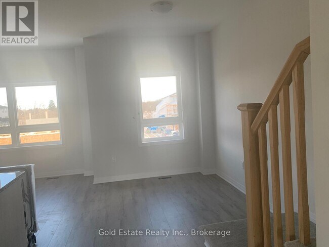 Building Photo - 51 Sparrow Ave