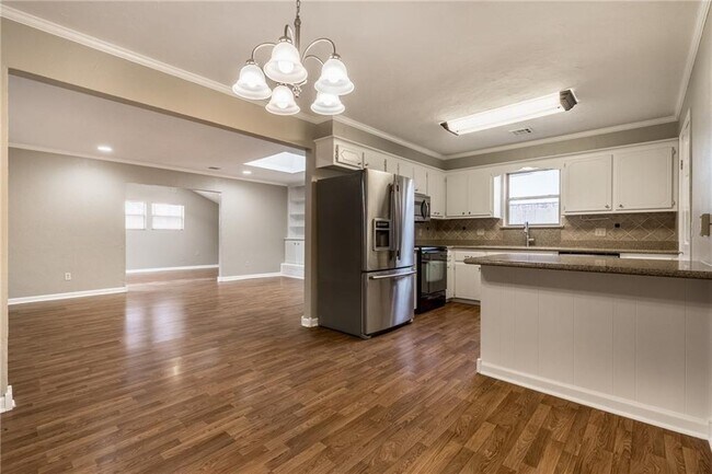 Foto del edificio - 3313 Meadow Ln