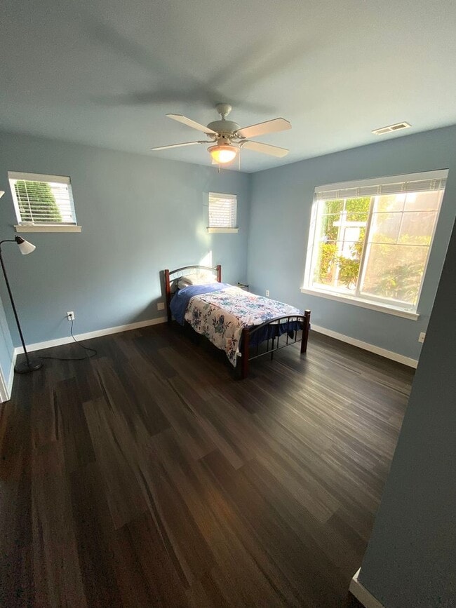 Building Photo - 2 bed/2.5 bath Townhouse in Caldara at the...